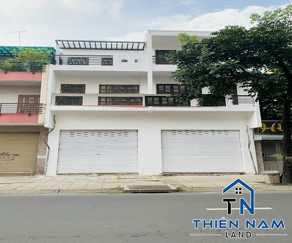 Cho thuê nhà mặt tiền Nguyễn Đình Chiểu, phường 6, Quận 3, diện tích: 8m x 17m