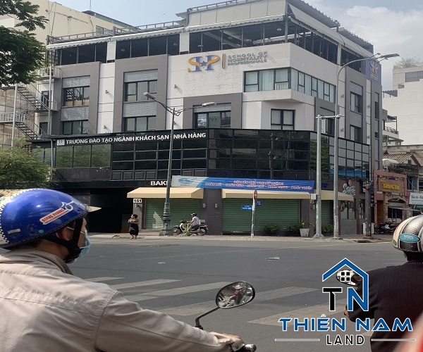 Cho thuê nhà góc Trương Định Kỳ Đồng, Quận 3