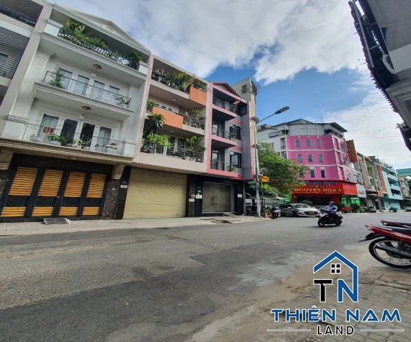 Mặt tiền đường hoa Lan, Phú Nhuận. 4 x 18 3lau giá40tr/tháng