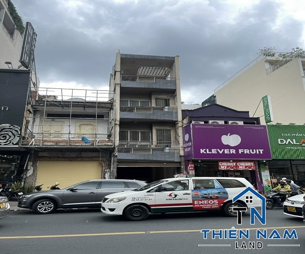 Cho thuê nhà mặt tiền đường Hai Bà Trưng, Phường 8, Quận 3