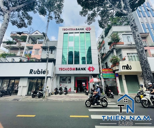 Cho thuê Góc 2 mặt tiền đường Trần Quang Diệu, phường 14, Quận 3, chỉ 75 triệu