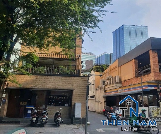 Cho thuê nhà MT đường Lê Thánh Tôn, Quận 1 -  Giá 6.500$
