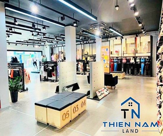 Cho thuê MB trệt đường Cách Mạng Tháng Tám, Quận 3 - GIá 8.000$