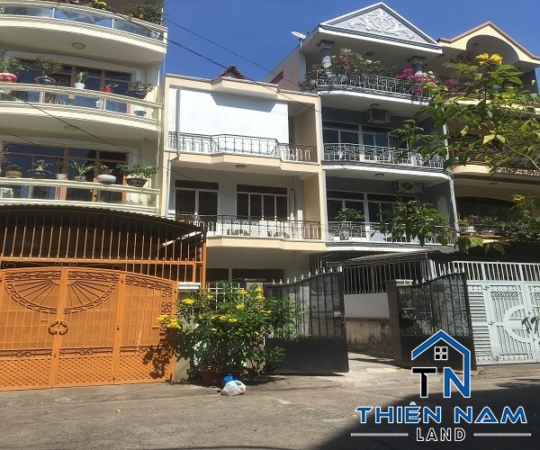 Cho thuê nhà hẻm đường Cách Mạng Tháng 8,Phường 11,Quận 3