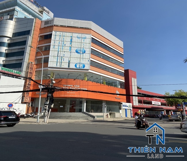 Cho thuê nhà góc CMT8 Hồ Xuân Hương quận 3