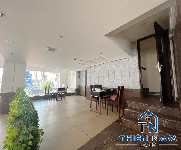 Cho thuê mặt bằng kinh doanh mặt tiền Trương Định, Quận 1,DT: 300m2 