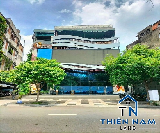 Cho thuê nhà MT đường Lê Lai, P Bến Thành, Quận 1 -  Giá 10.000$