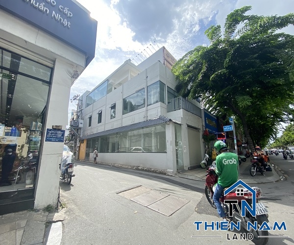 Cho thuê nhà mặt tiền đường Trường Sơn, quận Tân Bình, 6m x 20m