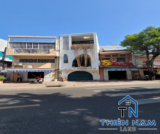 Cho thuê nhà MT đường Trường Sa, Quận Phú Nhuận  -  Giá 24 Triệu 