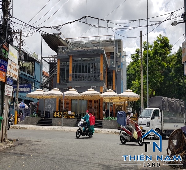 Cho thuê nhà mặt tiền đường Cao Thắng quận 10