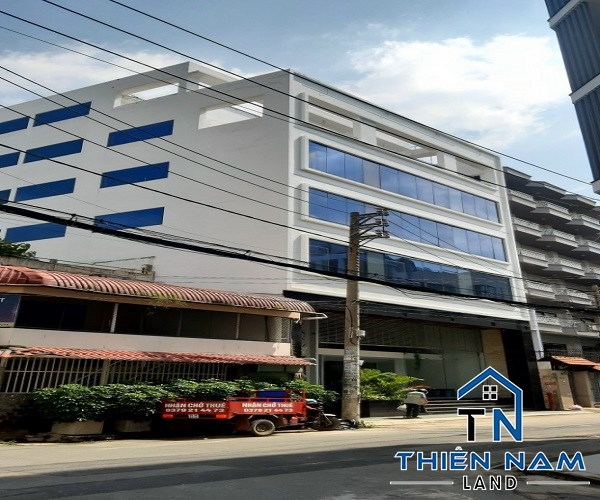 Cho thuê tòa nhà  văn phòng có 2 mặt tiền trước sau, khu nội bộ đường Hoàng Việt, Q.Tân Bình. cách sân bay 8phut. 