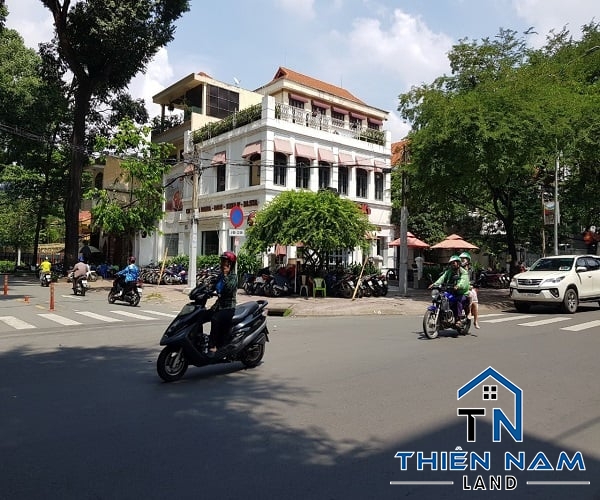 Cho thuê mặt bằng MT đường Võ Văn Tần,Phường 6,Quận 3